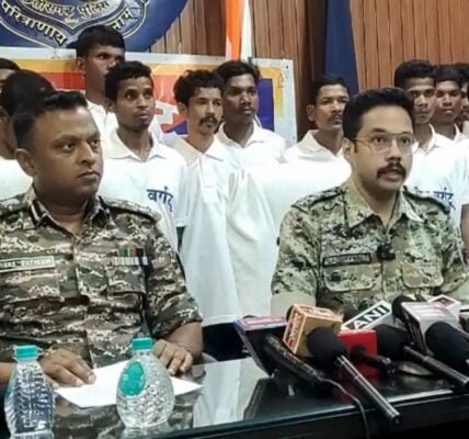 26 Maoists, including a bounty hunter, surrendered before the Superintendent of Police in Dantewada district of Chhattisgarh.