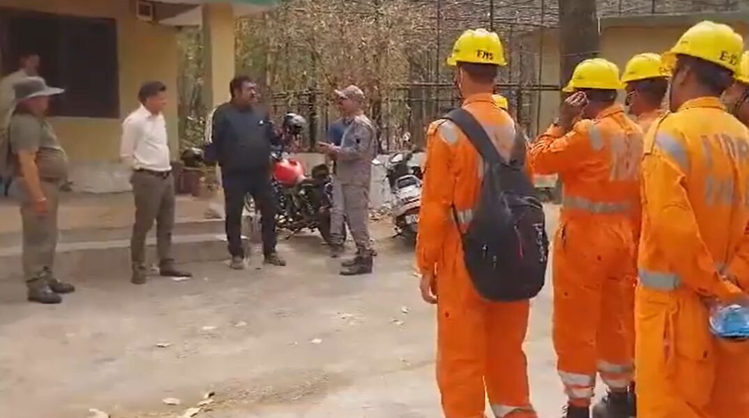 After the Army, now NDRF team has also been deployed to extinguish the fire in the forests of Nainital.