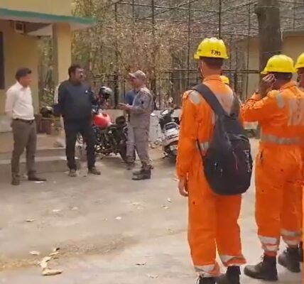 After the Army, now NDRF team has also been deployed to extinguish the fire in the forests of Nainital.