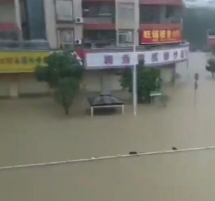 Five people died, many injured due to storm and flood in Guangzhou, China