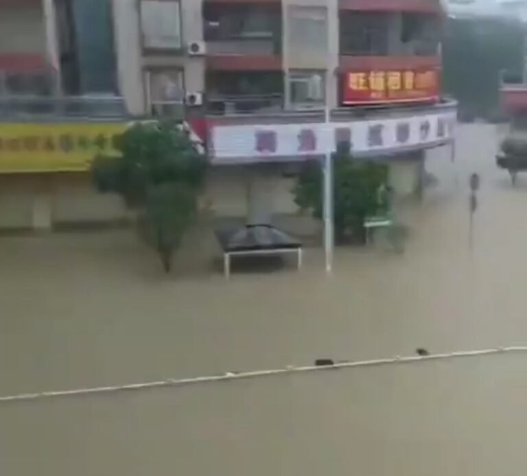 चीन के ग्वांगझू में तूफान और बाढ़ से पांच लोगों की मौत, कई घायल