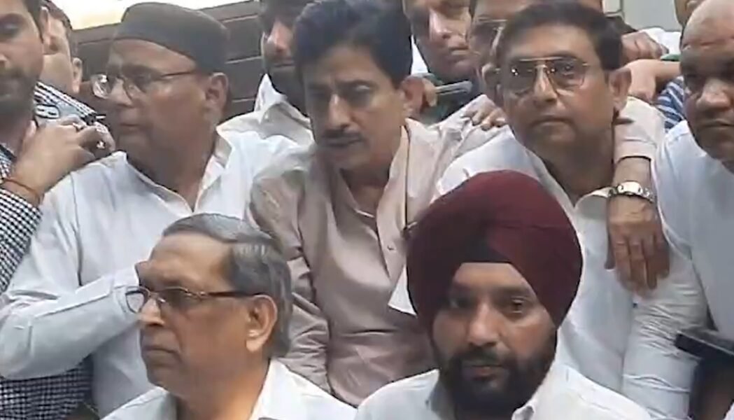 Have resigned from the post of Delhi Congress President, not joining any political party - Arvinder Singh Lovely