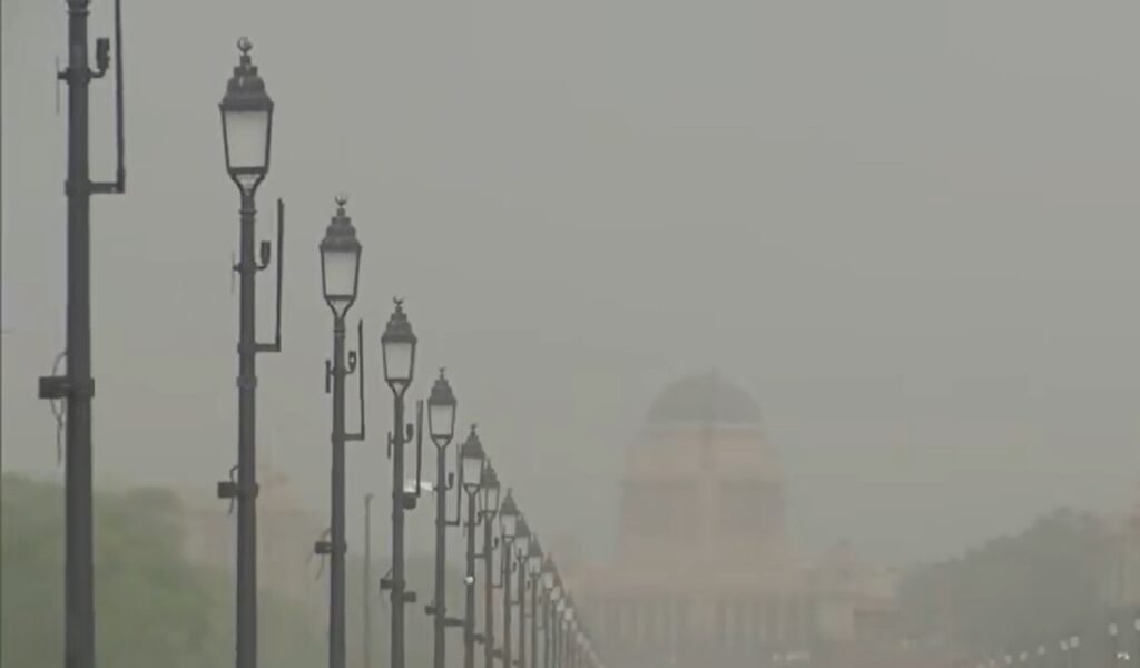 IMD predicts cloudy sky in Delhi and surrounding areas during next 24 hours