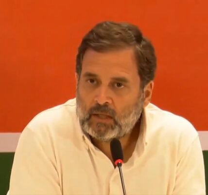 Senior Congress leader Rahul Gandhi today claimed that there is a strong wave within in favor of the opposition Indi alliance.