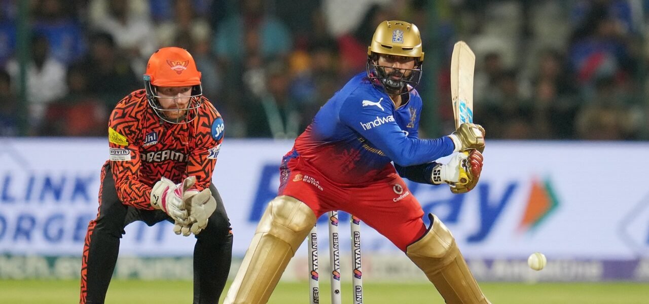 Sunrisers Hyderabad defeated Royal Challengers Bangalore by 25 runs in IPL cricket yesterday.