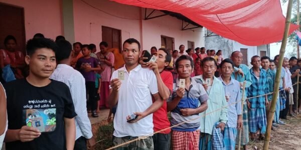 Voting for the second phase of Lok Sabha elections continues