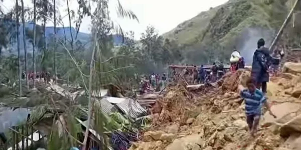 100 people died due to landslide in Papua New Guinea