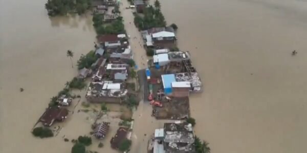 At least 15 people killed in landslides due to heavy rains and floods in Indonesia