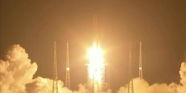 China launches mission Chang E-6
