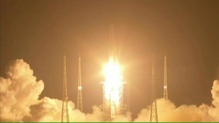 China launches mission Chang E-6