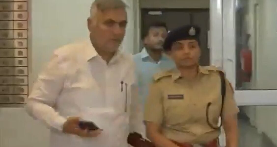 Delhi Police team returned from AAP MP Swati Maliwal's residence after four hours, complaint lodged with police