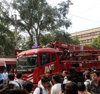 Fire breaks out in Income Tax Department building in Delhi's ITO, one officer dead