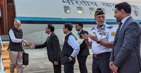Foreign Secretary Vinay Mohan Kwatra reached Dhaka today on a two-day visit to Bangladesh.