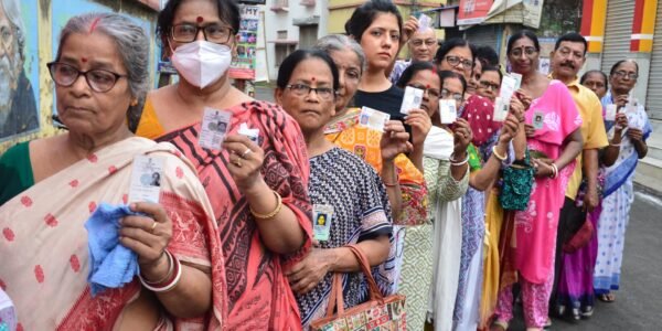Lok Sabha Elections 2024 Fifth phase of voting continues, votes are being cast for 49 seats in 6 states and 2 union territories.