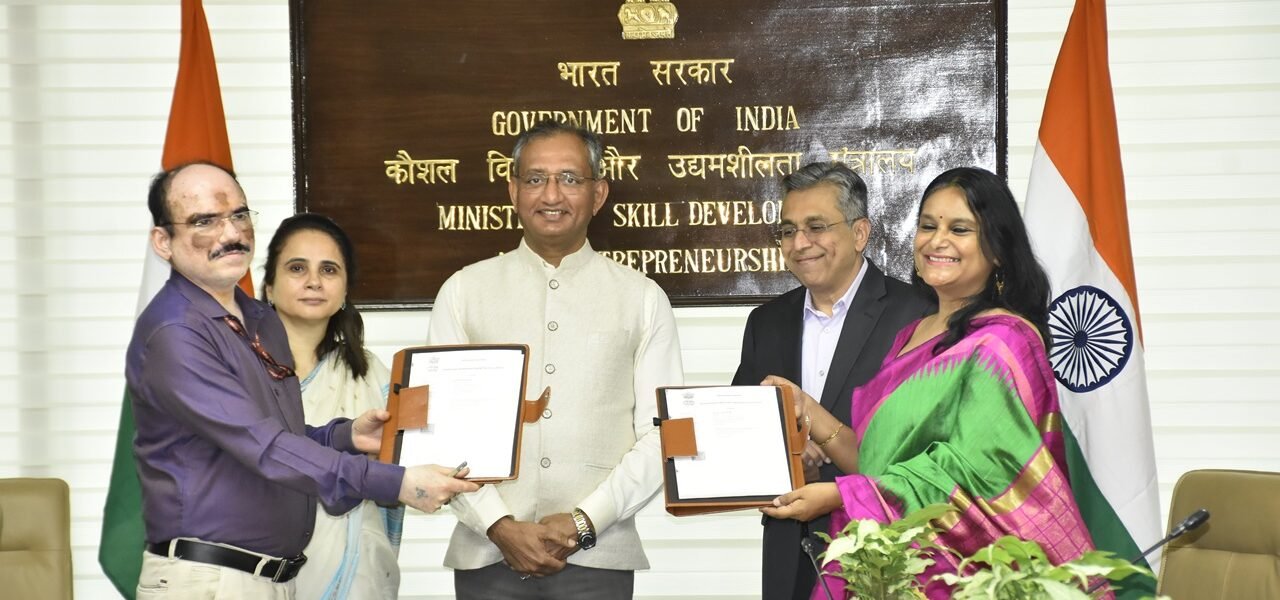 MSDE signs an MoU with Mahindra & Mahindra Limited to conduct two pilot projects under the Drone Didi Scheme