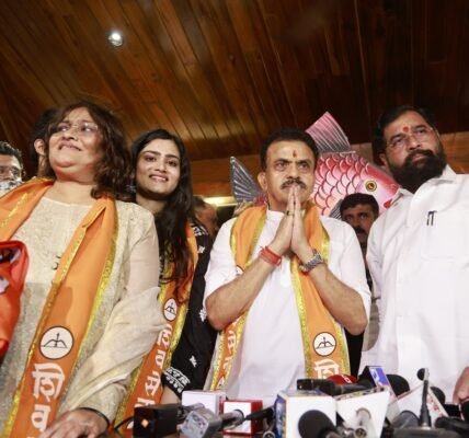 Maharashtra Former Congress leader Sanjay Nirupam joins Shiv Sena in the presence of CM Eknath Shinde