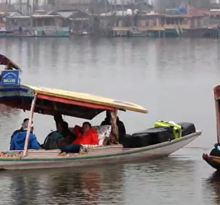 NGT seeks answer on 'deteriorating condition' of Dal Lake in Kashmir