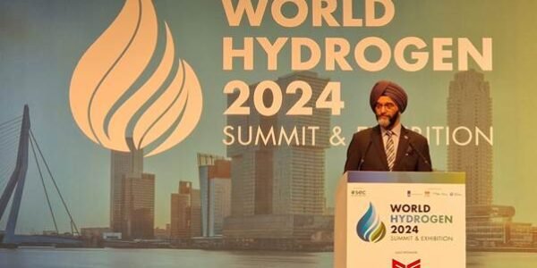 New and Renewable Energy Secretary addresses the World Hydrogen Summit 2024