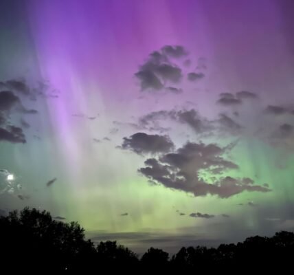 Powerful solar storm causes lightning to appear from Australia to Britain