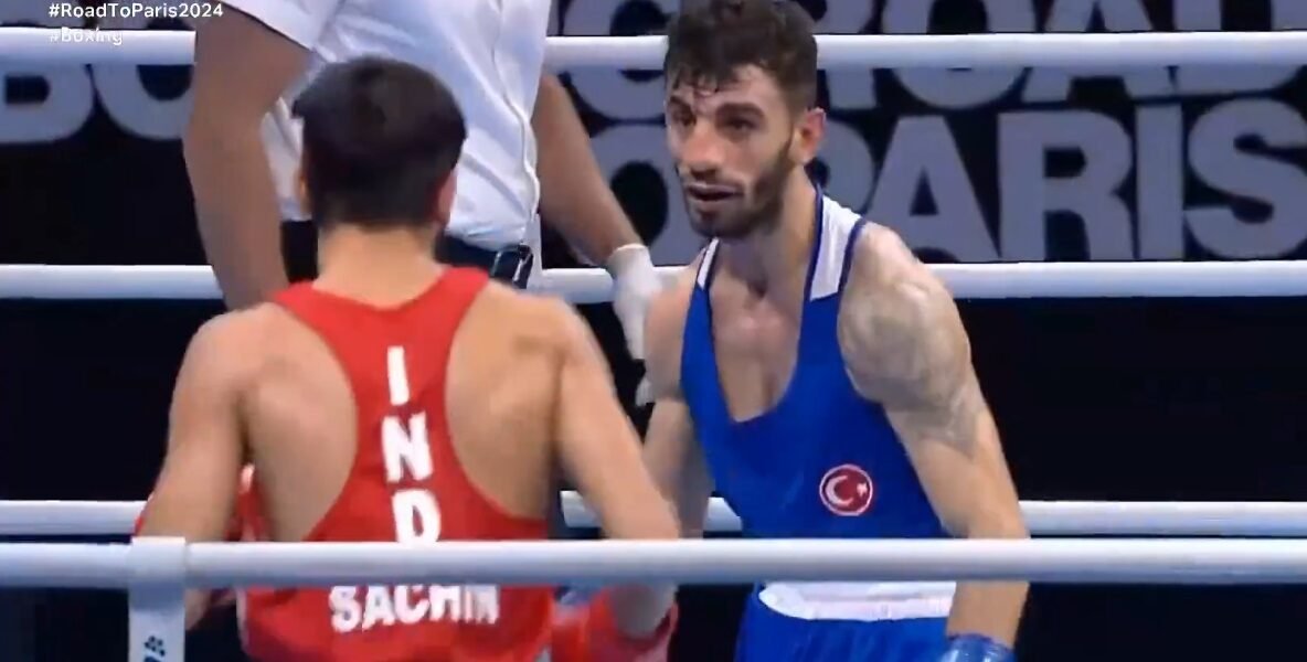Sachin Siwach in quarter finals of World Qualification Boxing in Bangkok