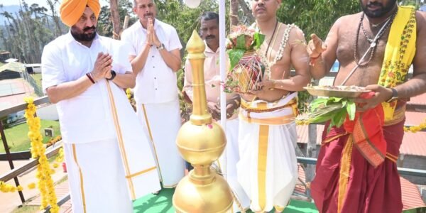 Sikh Colonel of Madras Regiment wearing turban and traditional dhoti performed rituals at Murugan temple