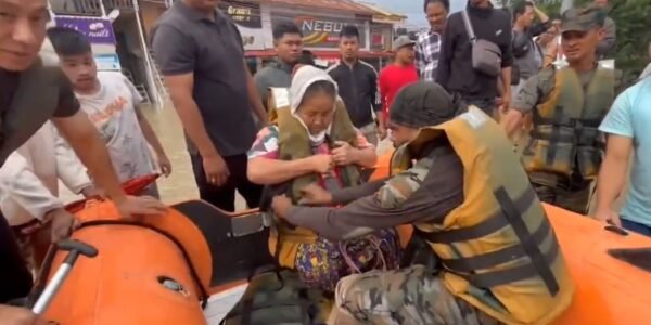 So far three people have died and one person is missing due to floods in Manipur, more than one lakh 88 thousand people have been affected