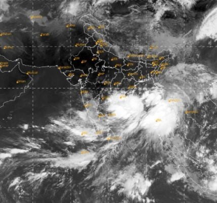 There is a possibility of heavy rain in the coastal areas of West Bengal and Odisha due to cyclonic storm Remal.