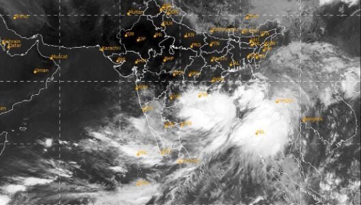 There is a possibility of heavy rain in the coastal areas of West Bengal and Odisha due to cyclonic storm Remal.