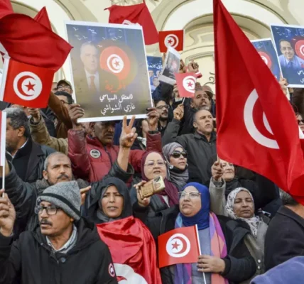 Two journalists jailed for criticizing the government in Tunisia