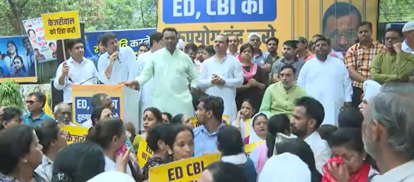 Aam Aadmi Party protested in many parts of Delhi against the arrest of Arvind Kejriwal