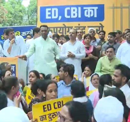 Aam Aadmi Party protested in many parts of Delhi against the arrest of Arvind Kejriwal
