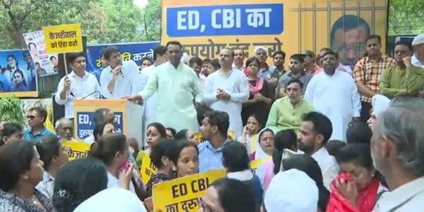 Aam Aadmi Party protested in many parts of Delhi against the arrest of Arvind Kejriwal