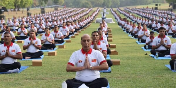 Defence Minister performs yoga with soldiers at 1 Corps in Mathura and leads Armed Forces in observance of 10th International Yoga Day