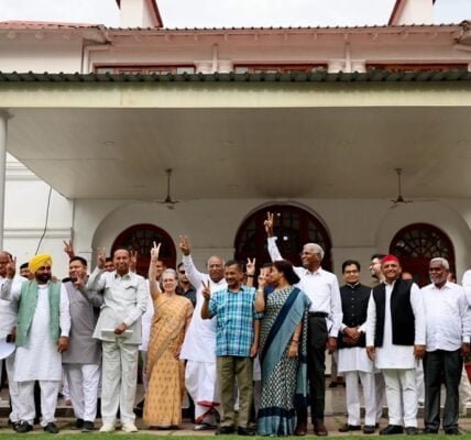 INDIA alliance meeting ends at Congress President's residence, alliance leaders show victory sign