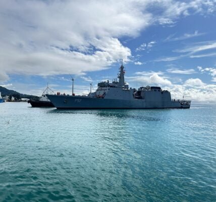 INS Sunayna was given a warm welcome by Seychelles Coast Guard and Indian Embassy officials on her arrival at Port Victoria, Seychelles