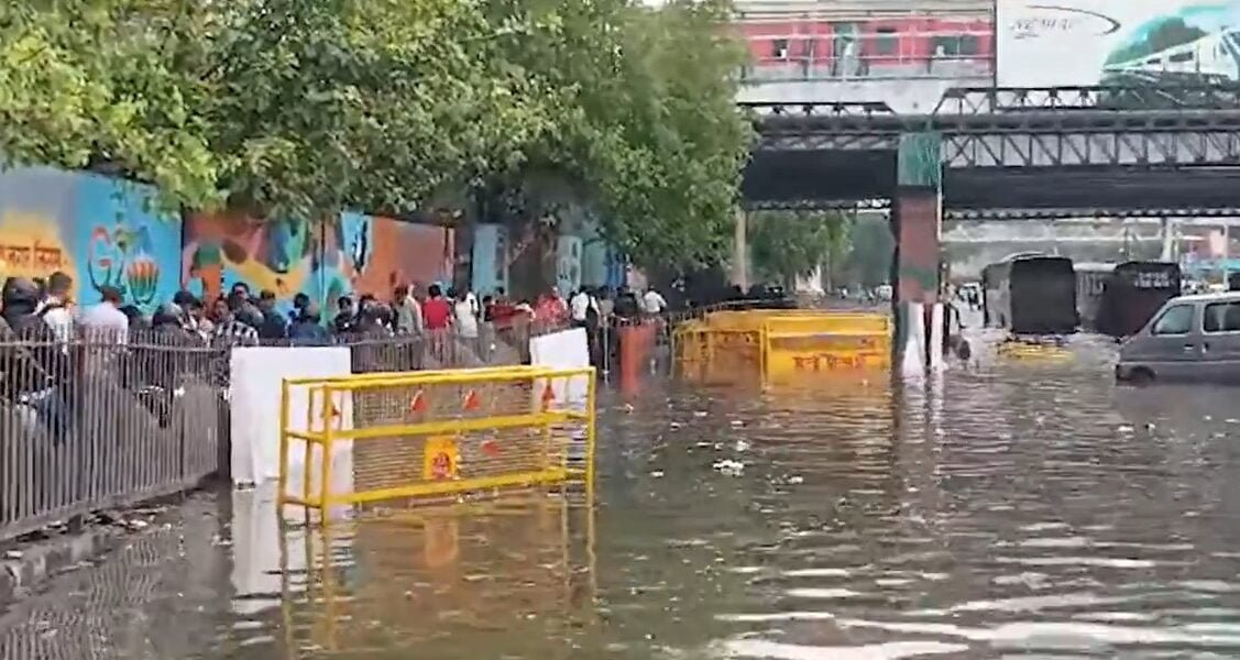 Monsoon knocks in Delhi, waterlogging in many areas