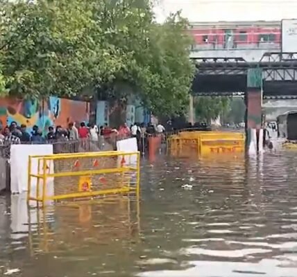 Monsoon knocks in Delhi, waterlogging in many areas