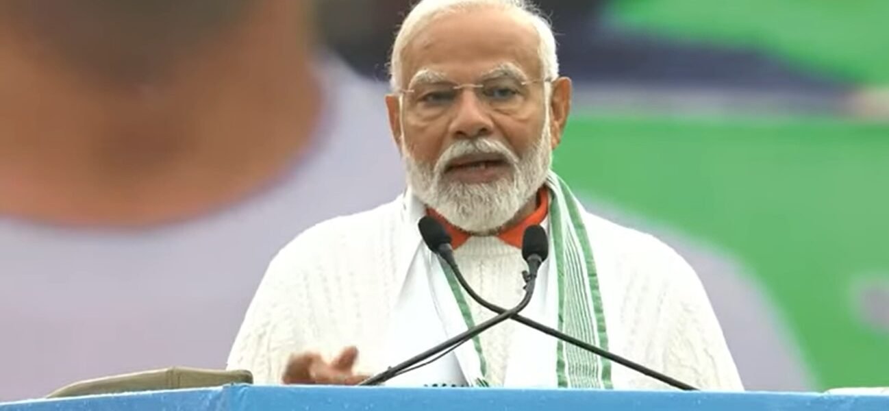 PM Modi addressed the citizens of Srinagar at Dal Lake today on the occasion of International Yoga Day