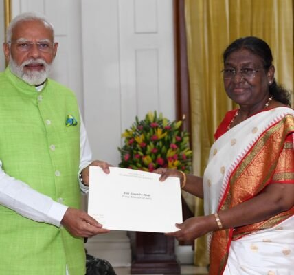 PM Narendra Modi meets President Draupadi Murmu at Rashtrapati Bhavan, submits his resignation along with Union Council of Ministers