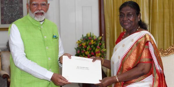 PM Narendra Modi meets President Draupadi Murmu at Rashtrapati Bhavan, submits his resignation along with Union Council of Ministers