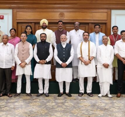 PM Narendra Modi met the members of the Council of Ministers who became Ministers of State for the first time