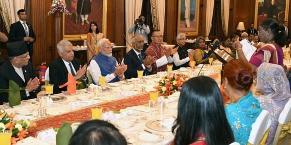 President Murmu hosts dinner for leaders of neighbouring countries