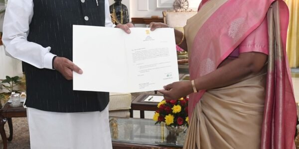 President nominates Narendra Modi for the post of Prime Minister, swearing-in ceremony will be held on Sunday evening