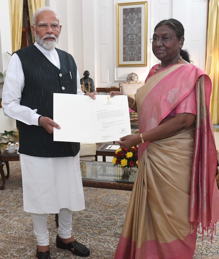 राष्ट्रपति ने नरेंद्र मोदी को प्रधानमंत्री पद के लिए मनोनीत किया, रविवार की शाम होगा शपथग्रहण समारोह