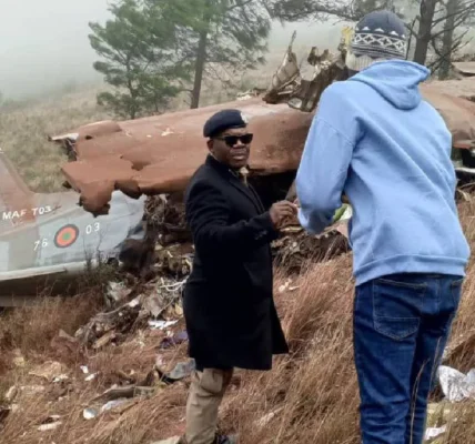 Vice President Saulos Chilima and 9 others died in a plane crash in the African country of Malawi