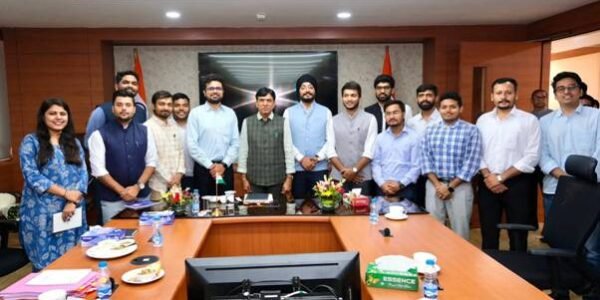 Dr Mansukh Mandaviya interacts with National Youth Award winners and National Service Scheme Award winners