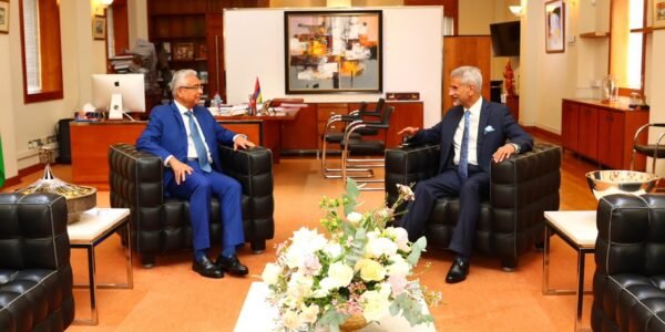EAM Jaishankar meets top political leaders of Mauritius