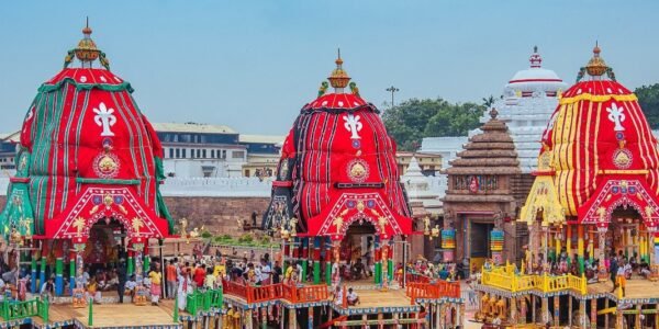 In Odisha, the world famous Rath Yatra is being held in Puri today