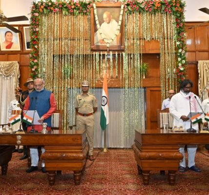 JMM working president and former chief minister Hemant Soren took oath as chief minister of Jharkhand at Raj Bhawan in Ranchi