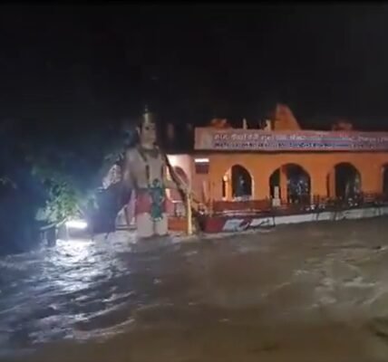 Landslides at many places in Uttarakhand due to excessive rain, road traffic affected; Meteorological Department issued red alert till tomorrow